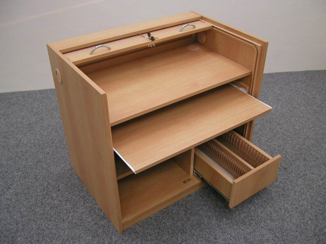 <span>Special</span> furniture for language classrooms</span>